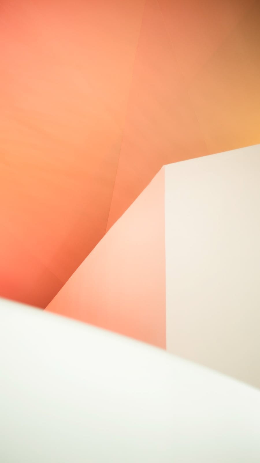 Behind the wall, de Aline Loura